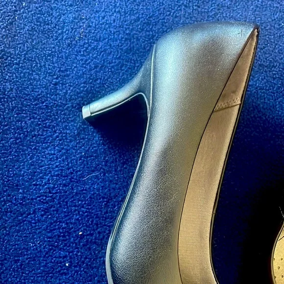 Women’s black dress shoes. Life Stride Soft System. Sz 8W. Like New! - Picture 5 of 7